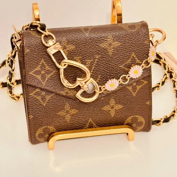 Louis Vuitton Elise Monogram Bifold Compact wallet - Picture 1 of 16